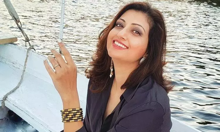 అందాల హంసా.. లెగ్స్ షోతో మైండ్ బ్లాక్