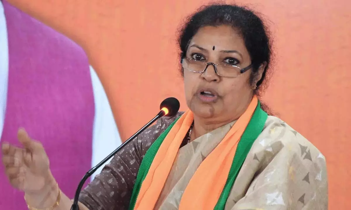 విశాఖ‌పై చిన్న‌మ్మ చూపు.. టీడీపీకి సంక‌ట‌మే సుమా!