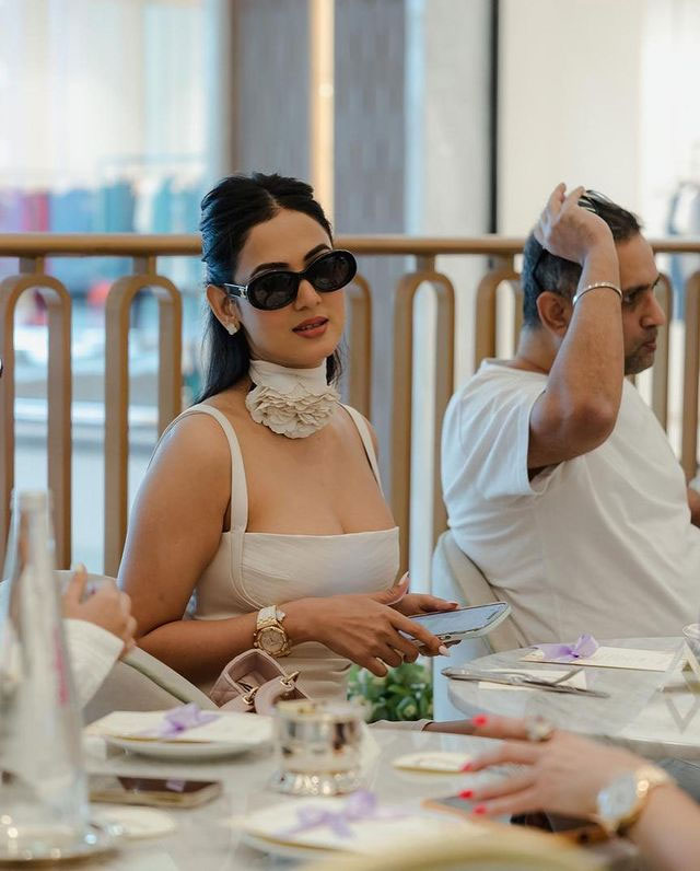 Sizzling Sonals Stunning Pictures