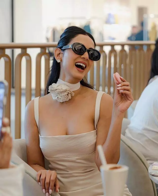 Sizzling Sonals Stunning Pictures