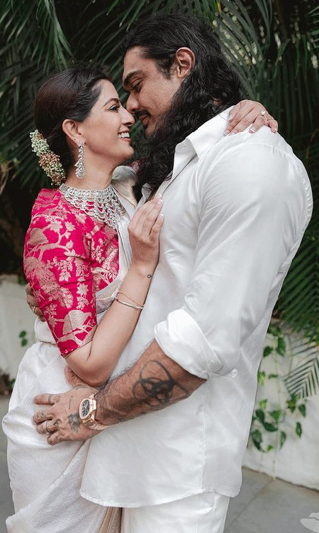 Varalaxmi Sarathkumars Gets Engaged; See Pics