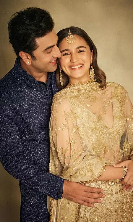 Alia Bhatts Beautiful Pictures Smiling with Her Husband