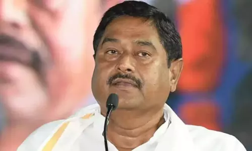ఆ మంత్రి గారు రగిలిపోతున్నారా...!?