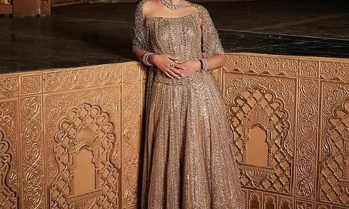 Radhika Merchants Look Goes Viral! Radhika Merchants Look Goes Viral!