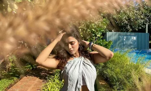 Ketikas Stunning Snapshots in Simple Style