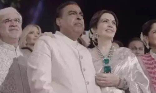 వేడుక ఆద్యంతం ముఖేష్ అంబానీ క‌న్నీటిప‌ర్యంతం