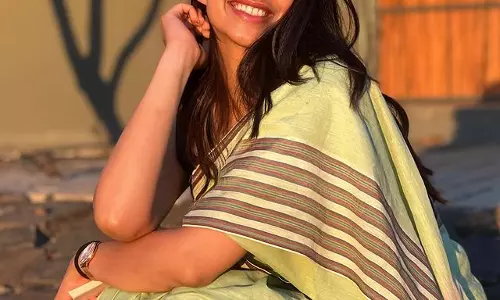 Meenakshi Chaudhary’s Splash of Joy in Every Snap!