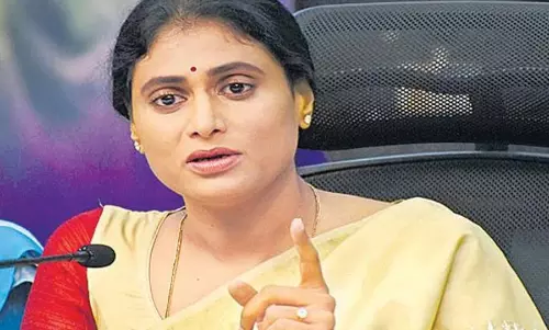 అందరు దొంగలే... పొత్తుపై షర్మిళ  ఘాటు వ్యాఖ్యలు!