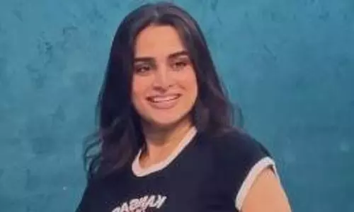 పొట్టి డ్రెస్ లో GOG బ్యూటీ స్టన్నింగ్