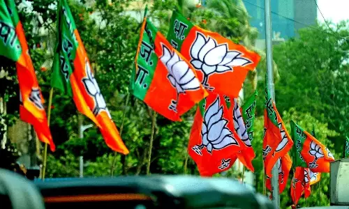 హాట్ కేక్.. ఆ పార్టీలో చేరీ చేరగానే ఎంపీ టికెట్ హాట్ కేక్.. ఆ పార్టీలో చేరీ చేరగానే ఎంపీ టికెట్