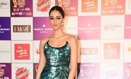 పిక్ టాక్‌ : అవార్డ్‌ వేడుకలో అందాల లైగర్‌