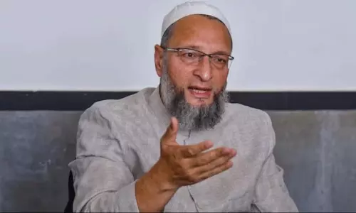 మోడీని చంద్రబాబు టెర్రరిస్ట్ అన్నారు... లైన్ లోకి అసదుద్ధీన్!