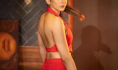 Rakul Preet Singh Turns Up the Heat in Fiery Red