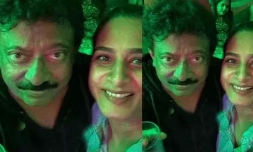 వ‌ర్మ‌తో ఫోటో దిగితే  ఒక‌డు  యూట్యూబ్ లో ఏపిసోడ్ చేసేసాడు!