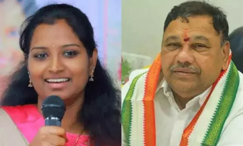 తుపాకీ చెప్పినట్లే చేవేళ్లలో కాసాని.. వరంగల్ లో కడియం కూతురు