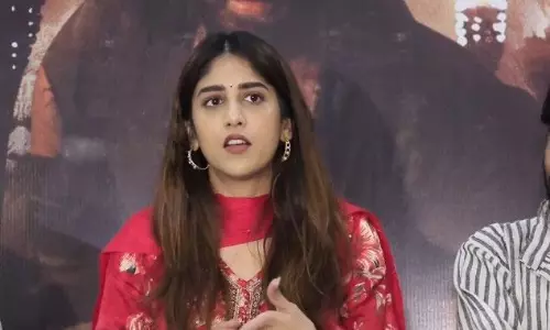 హీరోయిన్స్ ను ఆడిగేందుకు ప్రశ్నలే లేవా?