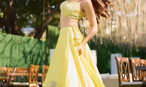 Aamna Sharifs Stunning Traditional Glamour