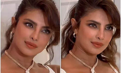 కోడ‌లు మెడ‌లో నెక్లెస్.. బుస్ బుస్ స్నేక్ బాబోయ్!