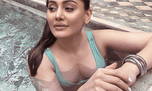 Shefali Jariwalas Sizzling Pool Fun