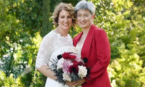 స్వలింగ వివాహం చేసుకున్న ఆస్ట్రేలియా మంత్రి