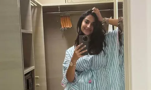 Meenakshi Chaudharys Amazing Vacation Snaps Meenakshi Chaudharys Amazing Vacation Snaps