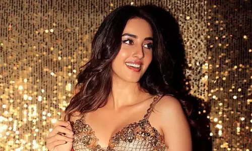 Simrat Kaur: A Glowing Goddess in Sequined Gown