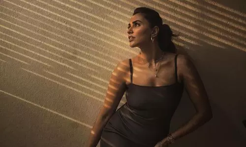 Akshara Gowdas Viral Snaps in Black