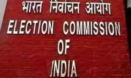 వాలంటీర్లకు ఈసీ షాక్...వైసీపీ కి కొత్త అస్త్రమా...!?