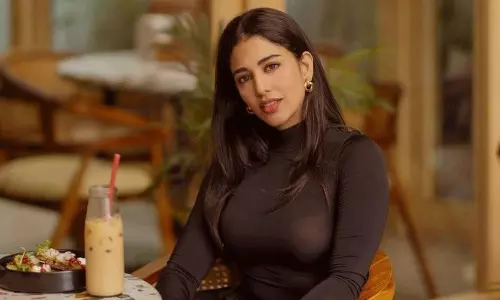 ఆ బ్యూటీ హాట్ పంచ్ మామూలుగా లేదుగా!