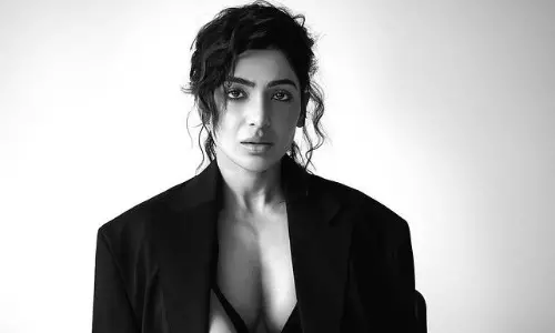 సామ్ కిల్లర్ లుక్.. గ్లామర్ డోస్ మామూలుగా లేదు