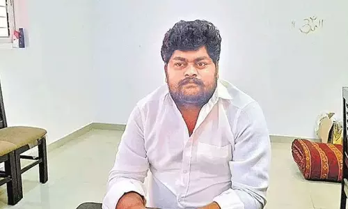 వివేకం సినిమాపై హైకోర్టును ఆశ్రయించిన దస్తగిరి!