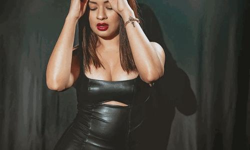 Avneet Kaur Rocks a Black Maxi