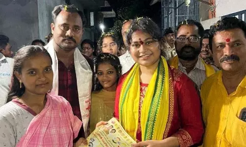 తల్లి కోసం యంగ్ డాటర్స్ ఎనర్జిటిక్ క్యాంపెయిన్! తల్లి కోసం యంగ్ డాటర్స్ ఎనర్జిటిక్ క్యాంపెయిన్!