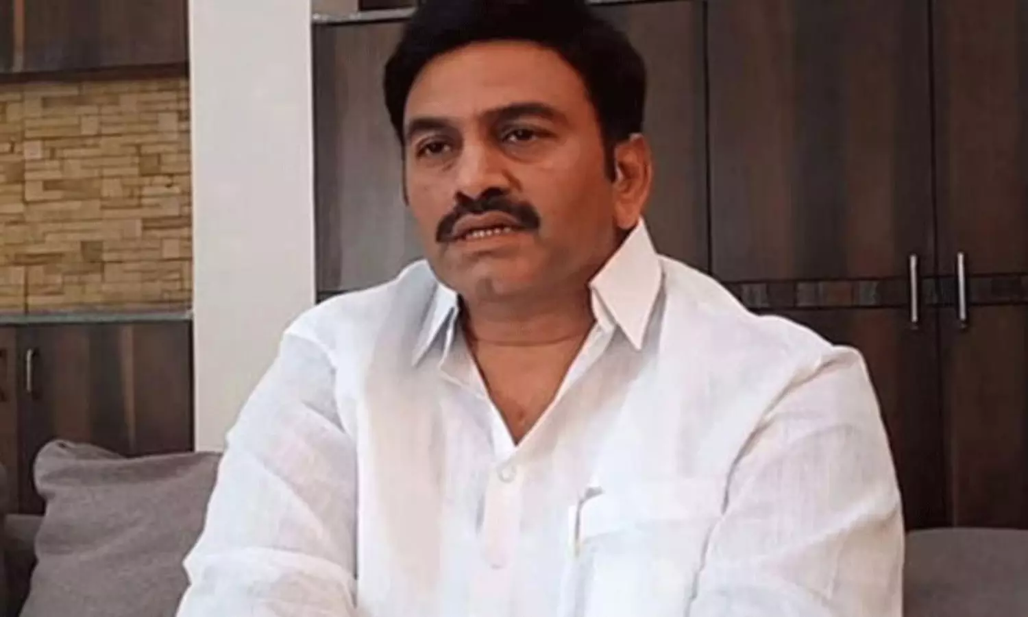 రఘురామను అధ్యక్షా అనాలా...!? రఘురామను అధ్యక్షా అనాలా...!?