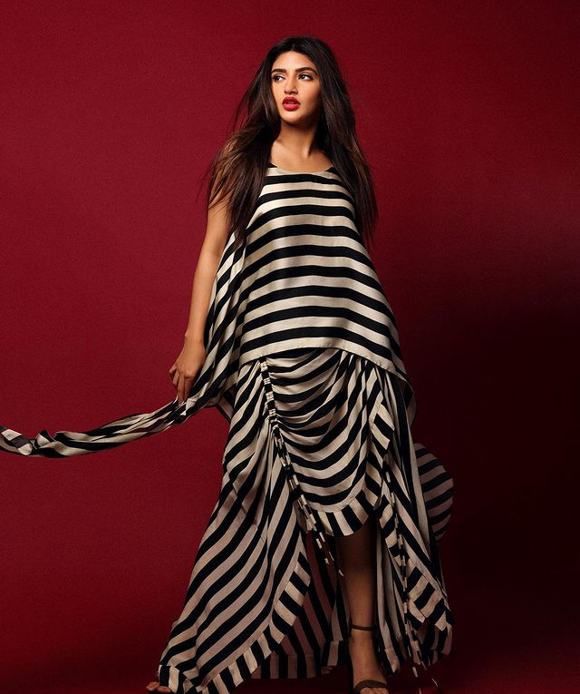 Sizzling in Scarlet: Sreeleelas Portrait Power Play