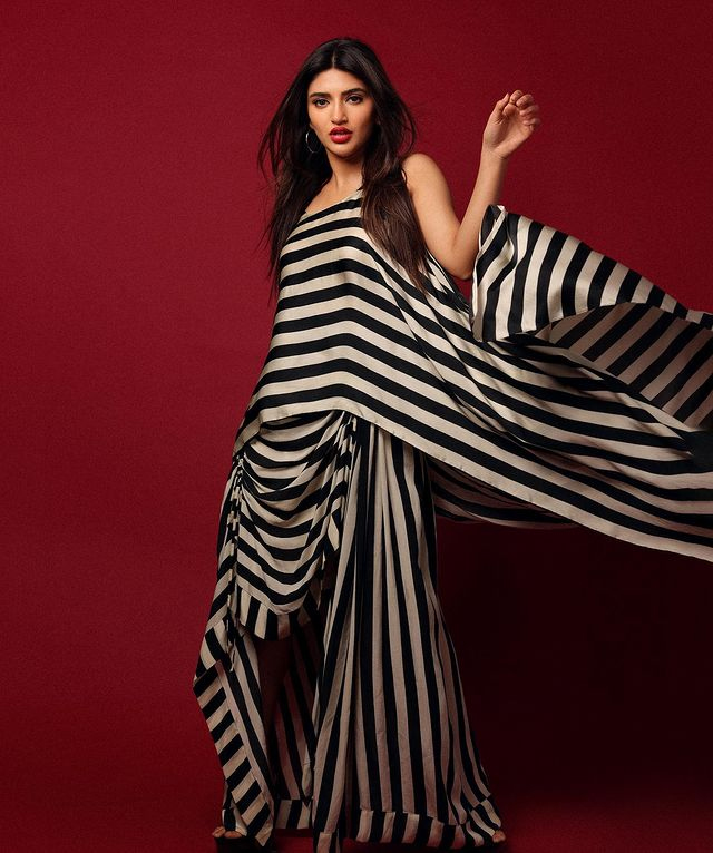 Sizzling in Scarlet: Sreeleelas Portrait Power Play