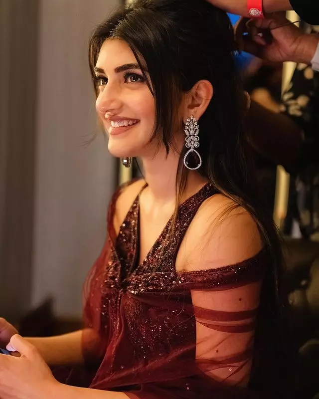 Sizzling in Scarlet: Sreeleelas Portrait Power Play