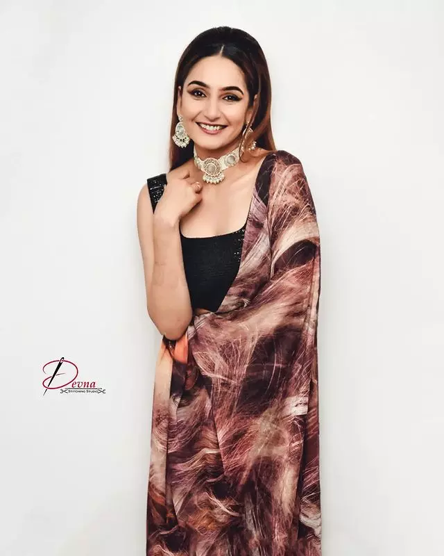 Ragini Dwivedi Dazzles in Sequined Glamour