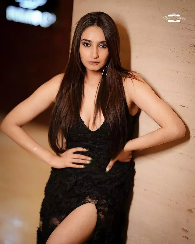 Ragini Dwivedi Dazzles in Sequined Glamour Ragini Dwivedi Dazzles in Sequined Glamour