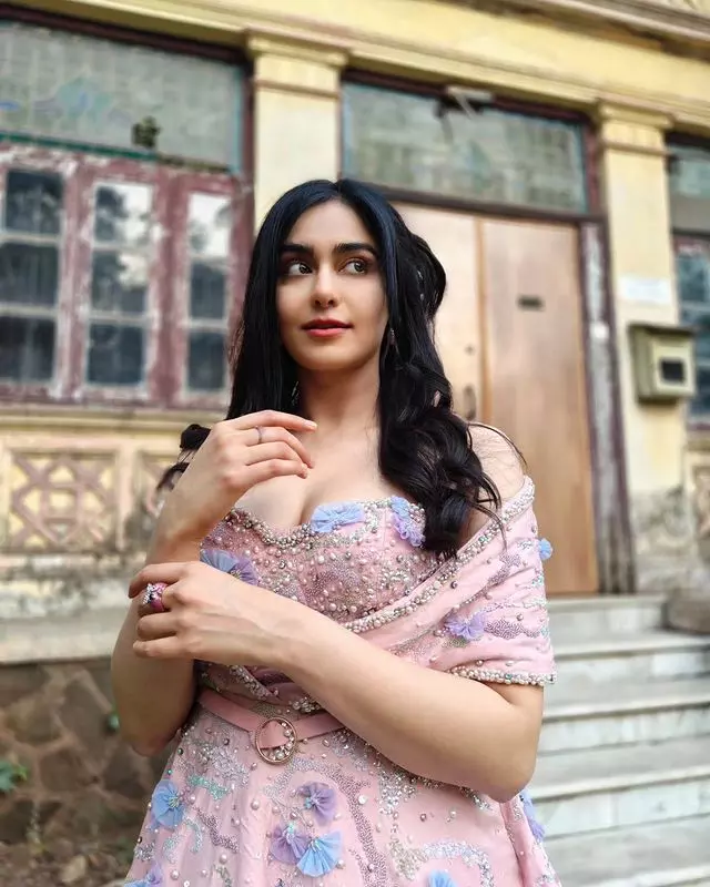 Adah Fulfills Her Glamour Duties! Adah Fulfills Her Glamour Duties!