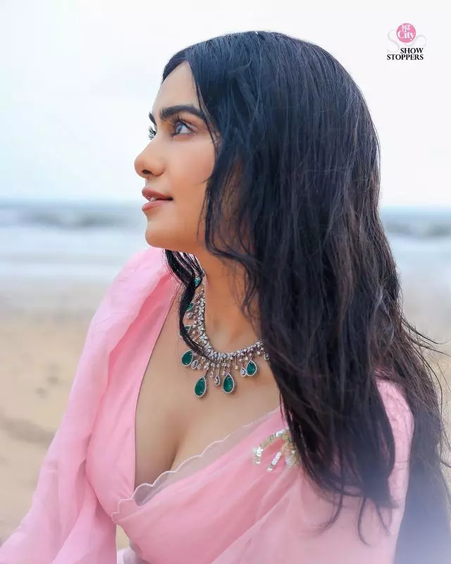 Adah Fulfills Her Glamour Duties! Adah Fulfills Her Glamour Duties!