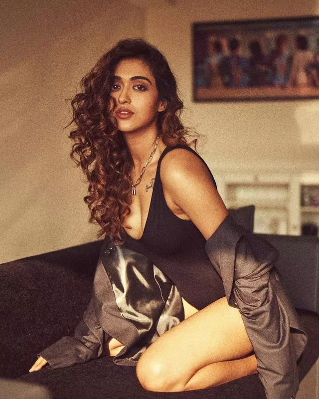 Gayatri Bhardwajs Stunning Red Dress Pics Gayatri Bhardwajs Stunning Red Dress Pics