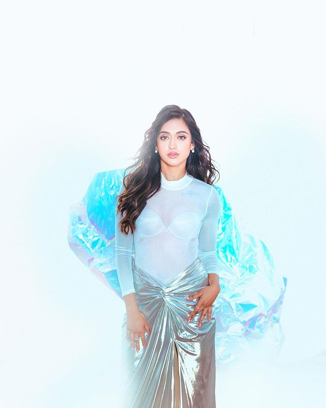 Gayatri Bhardwajs Stunning Red Dress Pics Gayatri Bhardwajs Stunning Red Dress Pics