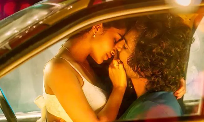 హవ్వా.. లిప్ లాక్స్ కి 100 కోట్ల వసూళ్లా?