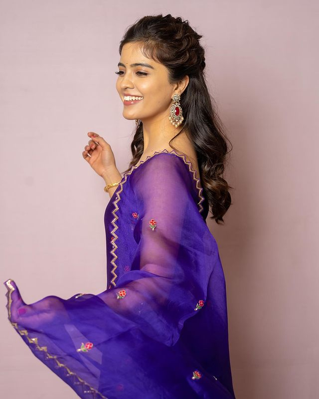 Amritha Aiyer: Black Dress, Bold Beauty