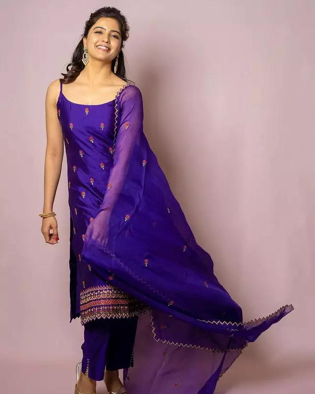 Amritha Aiyer: Black Dress, Bold Beauty