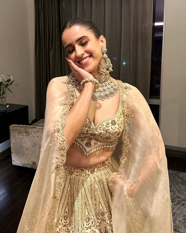 Sanya Malhotra Makes a Splash in Stunning Bikini Pic Sanya Malhotra Makes a Splash in Stunning Bikini Pic