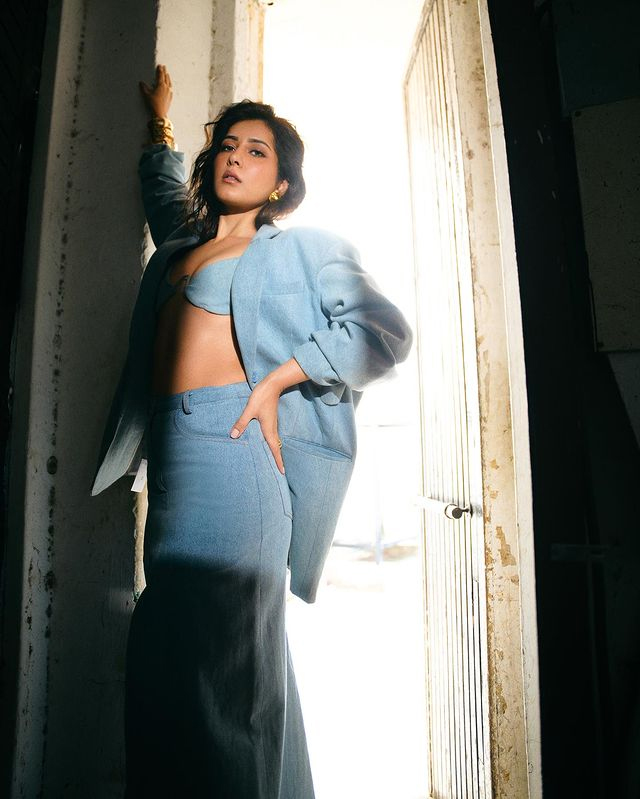 Raashi Khanna Channels Regal Vibes in Black and White