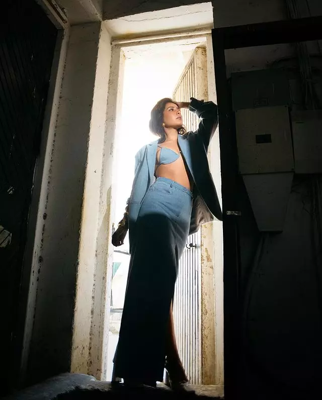 Raashi Khanna Channels Regal Vibes in Black and White