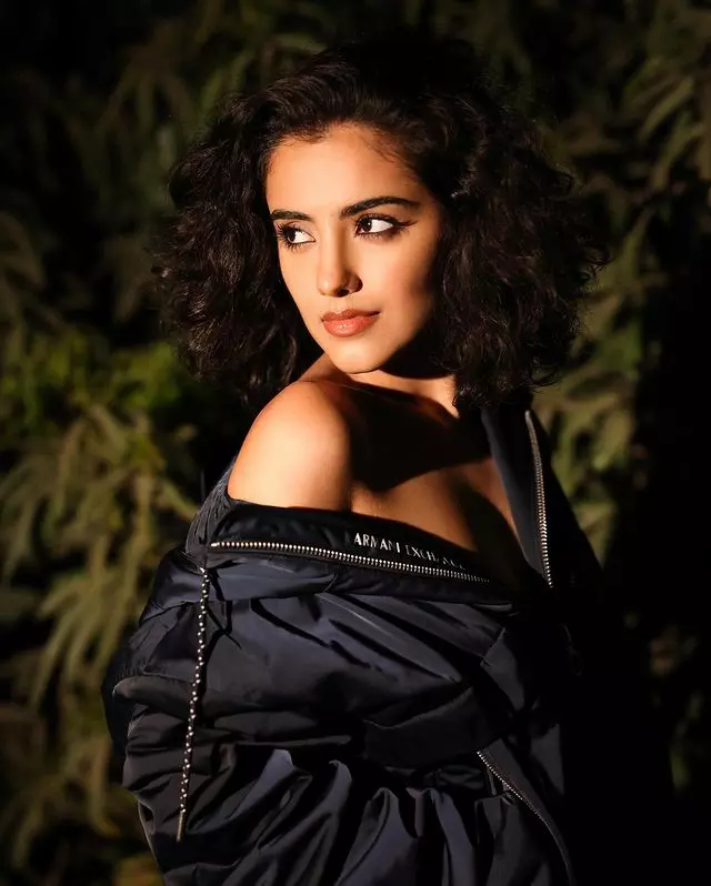 Charm of Malavika Sharma Make Heads Turn Charm of Malavika Sharma Make Heads Turn